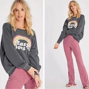 NWT WILDFOX EASY DOES IT MEDIUM SWEATSHIRT!!